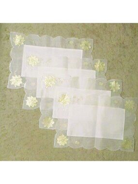 Christmas Placemats 4 Gold Poinsetia Glitter Scolloped Border Placemats New